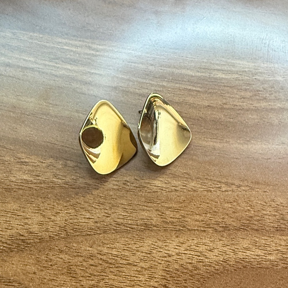 Aesthetic Gold Earrings - Picture 4 of 6